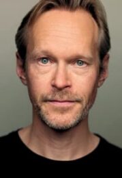 Steven Mackintosh